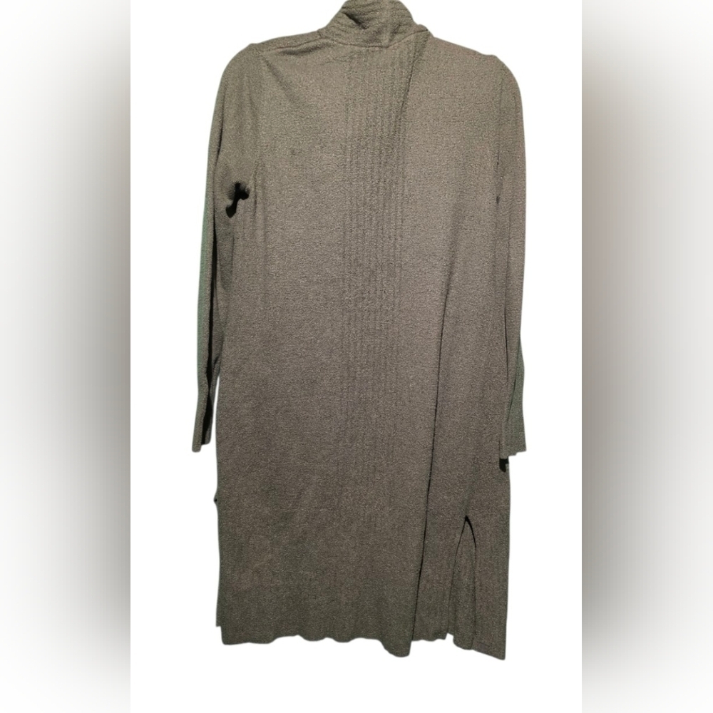 Barefoot Dreams Women's Cardigan Size Medium PTP 22 - Picture 2 of 4